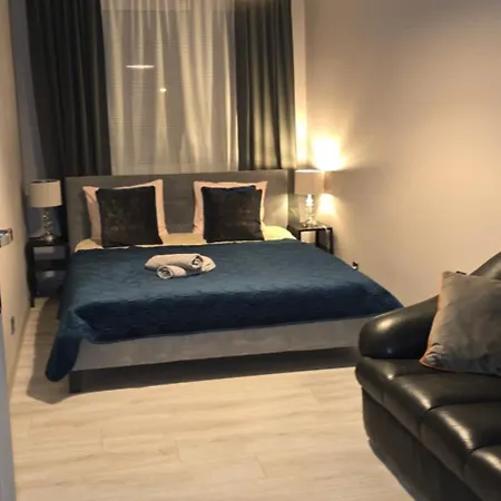 Center The Places, Palace Of Culture Apartment